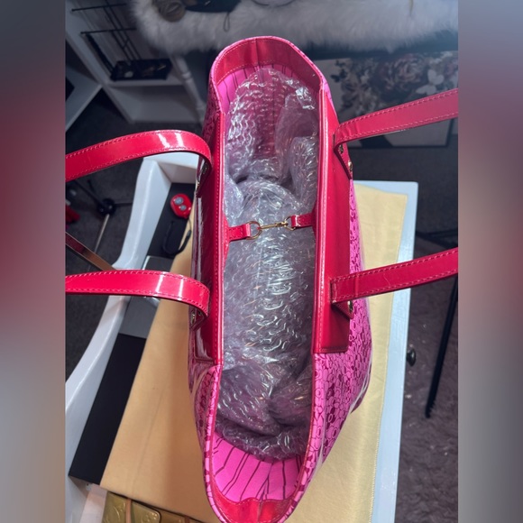 Louis Vuitton Authentic Handbag - Picture 5 of 16